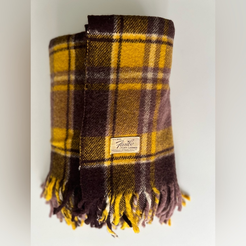 LK New Vintage Wool Stadium Game Day Throw Blanket 50x50 Faribo MN Maroon Gold - Picture 13 of 13